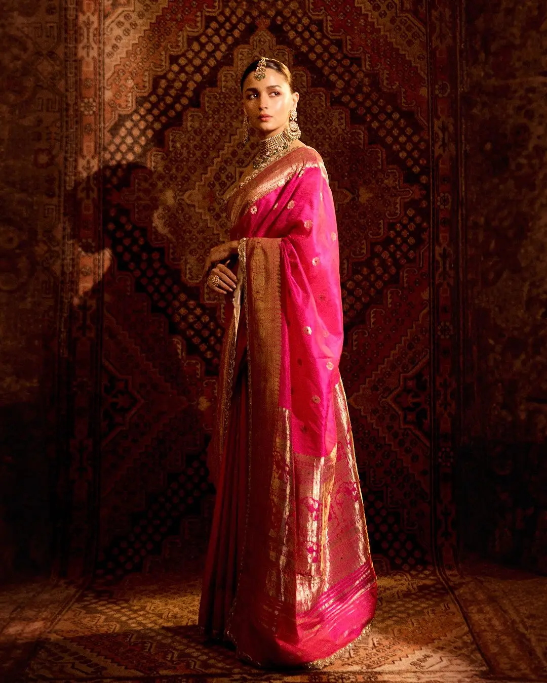 Alia Bhatt Wearing Beautiful Earrings Jewellery Pink Saree